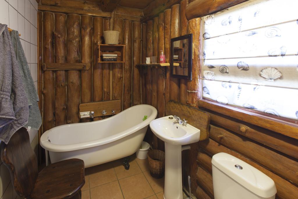 A Log Home At Buffalo Creek Buffeljagsrivier Kültér fotó